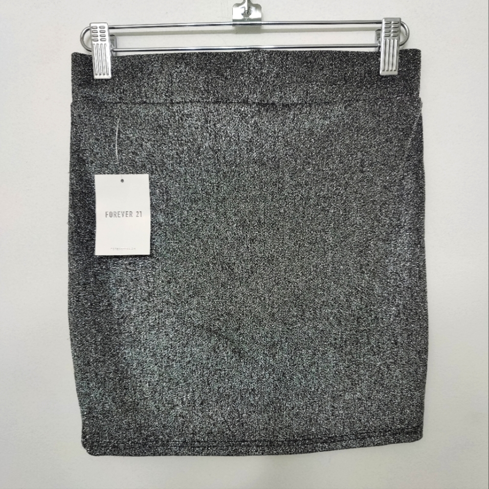 New Forever 21 skirt sparkly size M